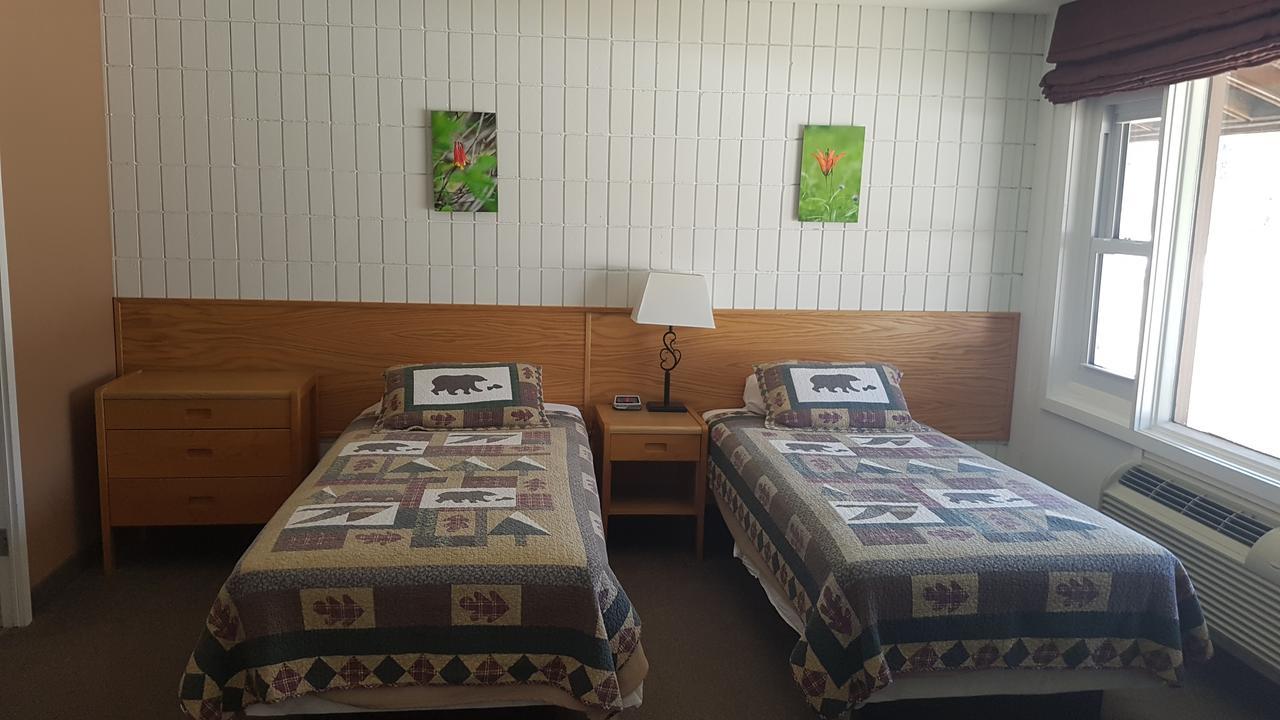 Pinawa Motel 外观 照片