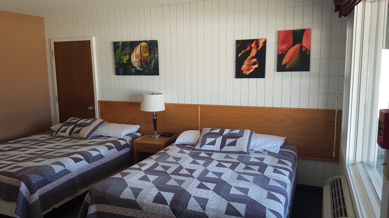 Pinawa Motel 外观 照片