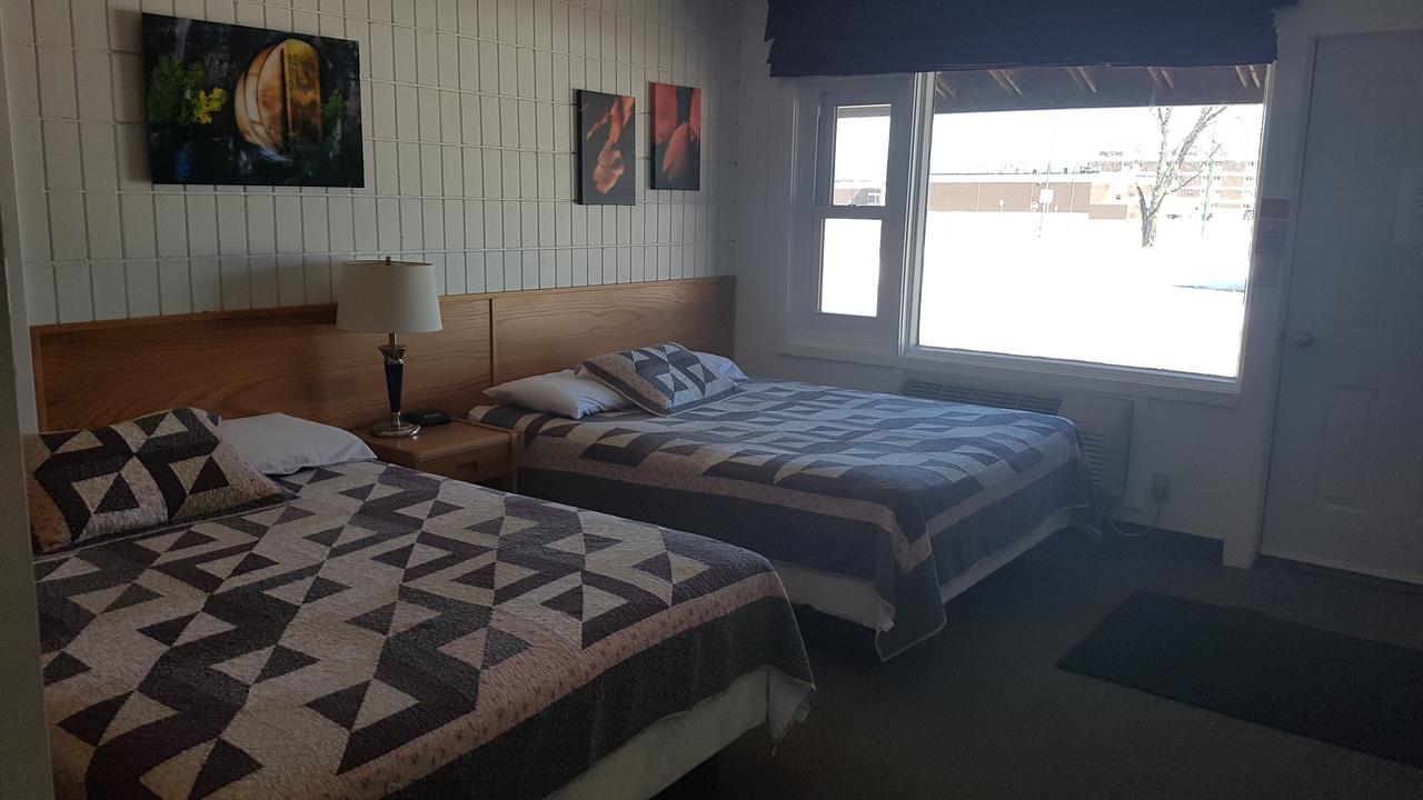 Pinawa Motel 外观 照片