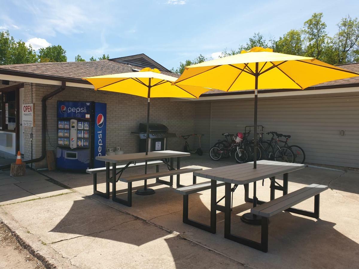 Pinawa Motel 外观 照片
